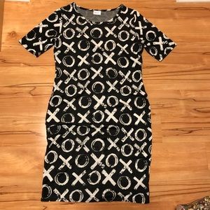 *Unicorn* LuLaRoe Julia in xoxo print M